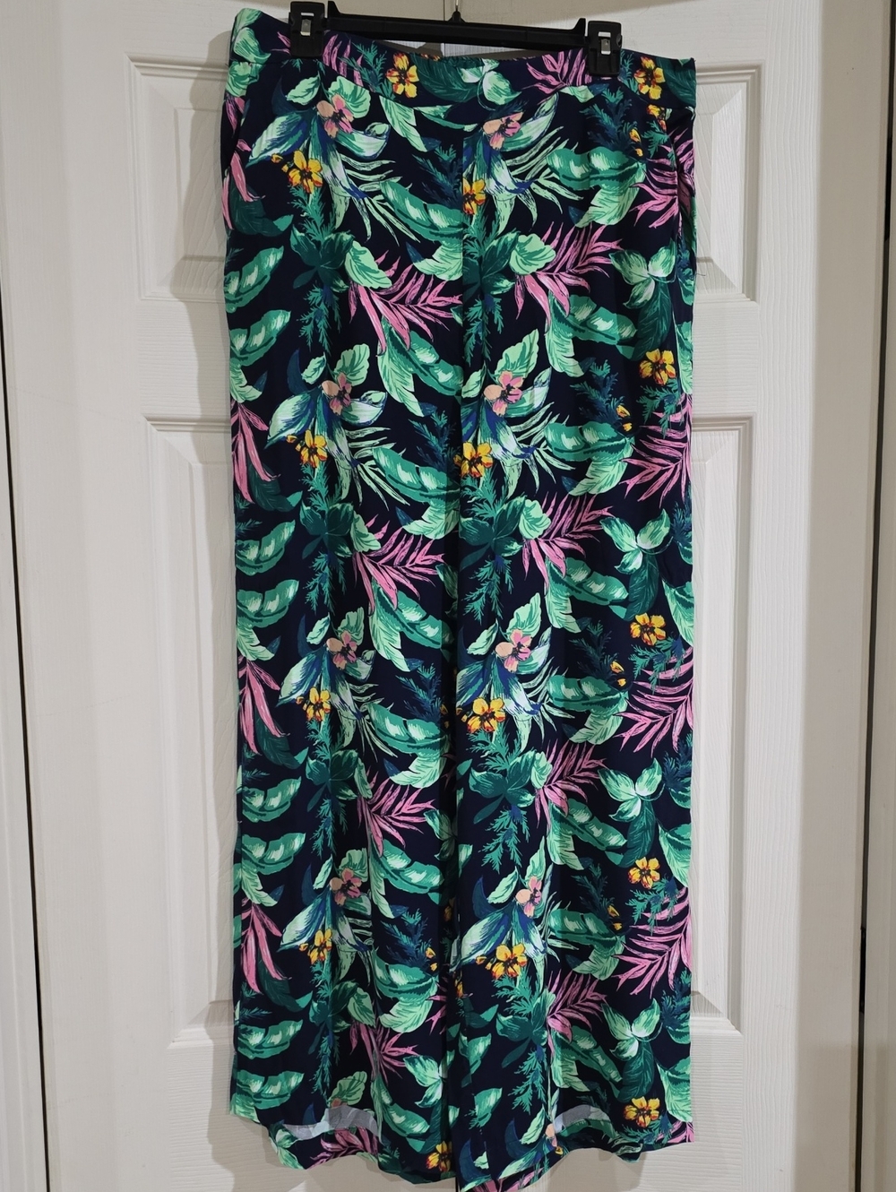 NWT- LOFT Tropical Print Pants